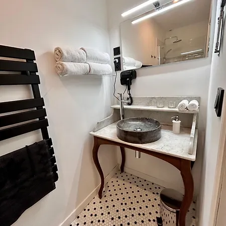 Πανσιόν Maison Georges 4*
