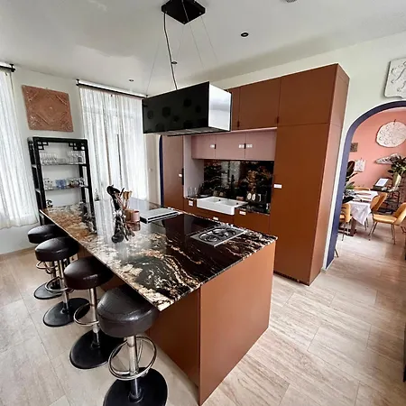 ゲストハウス Maison Georges トゥールコワン